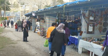 برپایی ۳۰ غرفه صنایع‌‎دستی در پایگاه‌های ملی و جهانی کرمانشاه